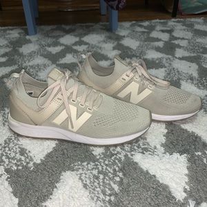 size 7.5 New Balance tennis shoes